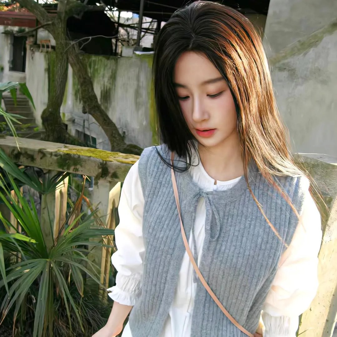驼背人与舞女